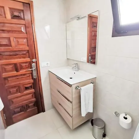 3 Bedroom Bungalow In Secure * San Bartolomé